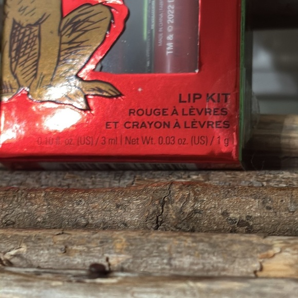 NEW REVOLUTION X The Grinch LITTLE MAX Lip Kit - Picture 2 of 7